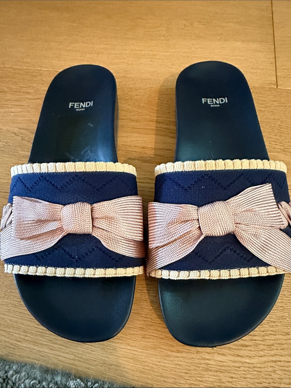 Fendi Women's Navy Slide knit Sandals with Pink Bow size 36.5